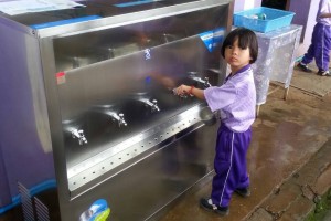 ผลงานการติดตั้ง เครื่องทำน้ำเย็น ตู้ทำน้ำเย็น ยี่ห้อ MaxCool ณ. โรงเรียนบ้านโป่งแยง